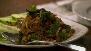 You don't do Pad Thai in this Thai restaurant (Anthony Bourdain Parts Unknown)