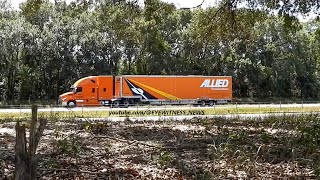 Orange Freightliner Cascadia | Truckspotting 923