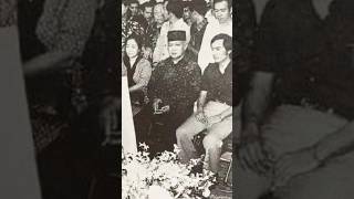 Pak Harto Melayat di Rumah Duka Ibu Fatmawati #shorts #sejarah #sejarahindo #soekarno #megawati