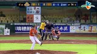 20130927 CPBL 象VS獅 4上 廖文揚送出今日第二分 緊張心情全寫在臉上