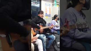 Metro singing prank 5|Police a gayi| public gone crazy |bekhayali, samjhawan love| @team_jhopdi_k
