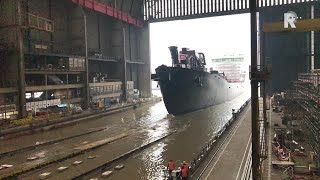 142 meter lang baggerschip DC Orisant te water gelaten