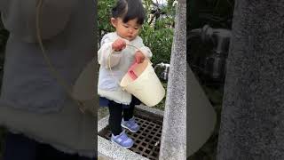 公園で遊ぶ1歳4ヶ月