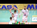 specialvolley aaron russell grande intervento in difesa