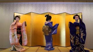 京都　可愛い舞妓と美人芸妓さんの踊り