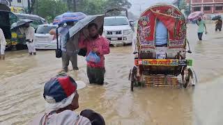 অল্প বৃষ্টিতে এই রাস্তা হয়ে যায় সাগর।