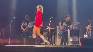 Miley Cyrus Performs The Climb at Lollapalooza 2021