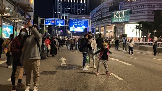 Strolling on the motorway on silent night in Hong Kong! 平安夜行馬路！￼