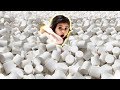 ELLE GETS STUCK IN 1 MILLION MARSHMALLOWS!!! (INSANE MARSHMALLOW POOL)