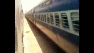 13240 Kota Patna Express Escaping Haidargarh at MPS