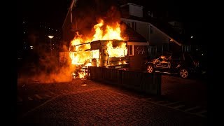 Caravanbrand slaat over naar woning aan Zeemandreef in Maassluis