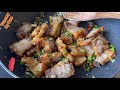 หมูกรอบผัดพริกเกลือ stir fry crispy pork with chili u0026 salt หมูกรอบผัดพริกเกลือ หมูกรอบ อาหาร