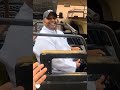 عامل عبدالرحيم يحيى اتهاوش مع البسمي البسمي اتورط وماقدر يطلع من السيارة 😁 سناب عبدالرحيم bingoo