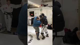 150kg boxer Vs military taekwondo national team member . Boxing rule