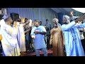 POPULAR SHEIK AMI-OLOHUN SPRAY WASIU ALABI PASUMA BUNDLE OF MONEY ON STAGE