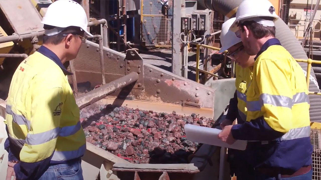 Metallurgical Academic: WA School Of Mines - YouTube