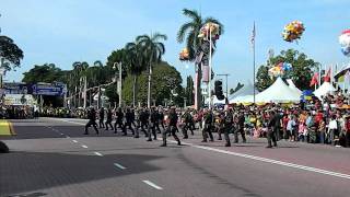 Gayong perang show performance by the Royal Malaysian Police.