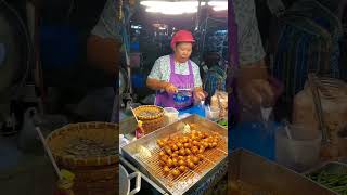 #ไส้กรอกทอด Fried Sausage #ตลาดหน้าศาลชลบุรี #streetfood #thailand #foodlover #jarnzab #จารย์แซ่บ