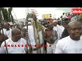 ooni prays for ife while wearing the heaviest crown in the world ade are