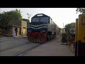 Pakistan Railway || ZCU-30 Lead 7 UP Tezgam Express Passing Level Crossing At High Speed || Pattoki