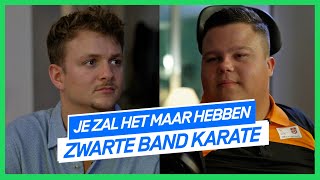 Dave zijn handen zitten vast aan zijn romp | Je Zal Het Maar Hebben | NPO 3 TV