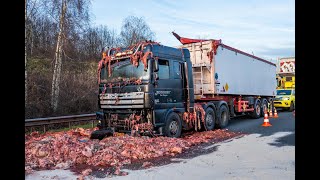 Vrachtwagen verliest 10 ton slachtafval op A67