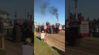 International Harvester 660 Diesel triple tractor pulling.