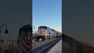 Metra 518 rolls into Grayland