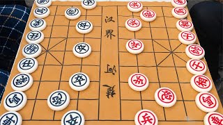 红棋大爷公园大展神威，小伙被众位大爷集体围攻，残局太精彩了