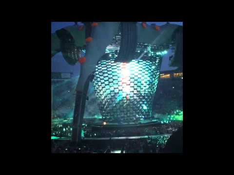 U2 / Zooropa & City of blinding lights (Iphone4) U2 / Zooropa & City of blinding lights (Iphone4)