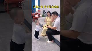 这不是两个简单的锤子，这可是儿子精心调选的调节武器！#funny#萌娃#cute