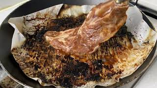 Let's grill the meat 언제부터 냉동실에 있었는지 알 수 없는 고기를 굽자 구워서 먹자 KOREAN BBQ GRILLED BEEF ASMR