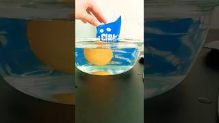 Эксперимент. Лимон в солёной воде не тонет / Experiment with lemon. Lemon don't sink in salt water