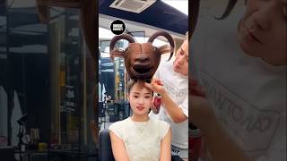 Dieser Friseur macht seltsame Frisuren 😟😱 #shorts