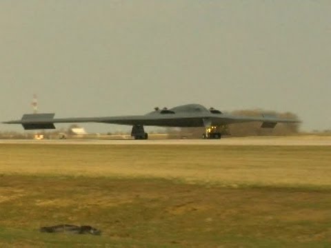 B-2 Stealth Bomber Landing - YouTube