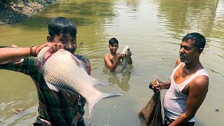 আজ বড়শি বাঁধার সাথে সাথে বাড়ির পুরনো পুকুর থেকে মাছ ধরে জমিয়ে খাওয়া দাওয়া করলাম@!!!