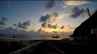 夕空を泳ぐ船、青ヶ島に沈む夕陽 2018.05