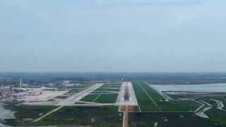 COCKPIT VIEW OF APPROACH AND LANDING AT VENICE AIRPORT