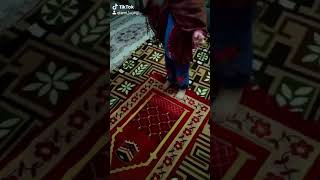 دوست تان خوبم این دختر کک خواهر جانم است. 💖👆😊نماز مخوانه. خواهرم 💖