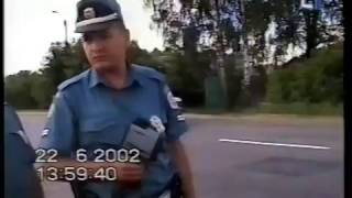 M.Juškauskas gerina policiją. Vairotojas sustoja, o automobilio nestabdo 2002.