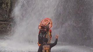 Angker!! Detik2 Barongan Ndadi Lari ke Air Terjun