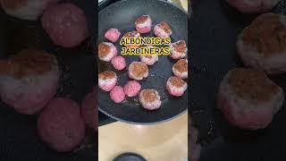 ALBÓNDIGAS A LA JARDINERA