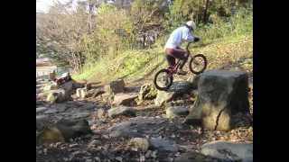 20121216神社横練習バイクトライアル