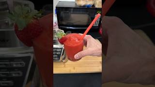 Strawberry daiquiri recipe #drinks #cocktails #recipes