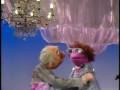 The Muppet Show: At The Dance (Episode 15)