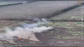 Ukraine war footage 500, A Russian armoured group was obliterated by Ukrainian paratroopers