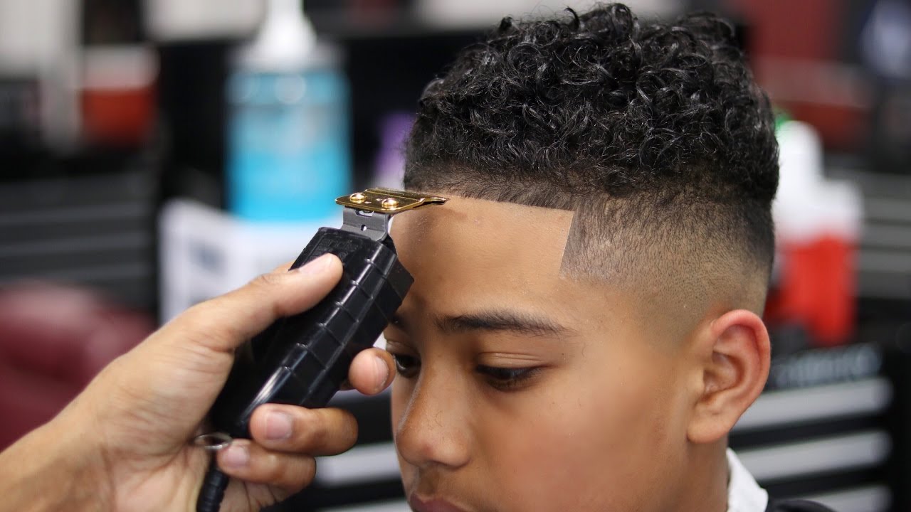 *FULL LENGTH* HOW TO CUT HAIR LIKE A BARBER: MID FADE CURLY TOP - YouTube