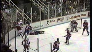 [Vintage] Keith Primeau out-muscles Éric Desjardins