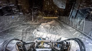 4k| Plowing more heavy wet snow w/ JCB 413k and Snowek U480 u-plow.