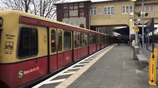 Ausfahrt einer BR485 in Tempelhof